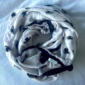 Kenzo eyes scarf